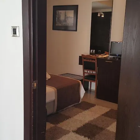 Ξενοδοχείο Residence 3*